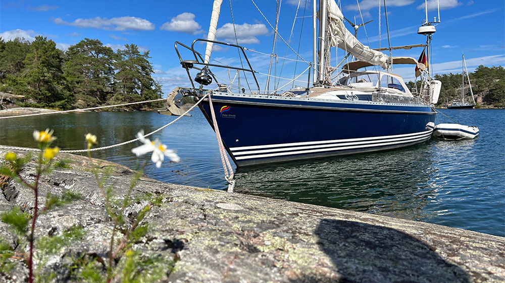 blauwasser_marina_schweden_ostkueste_langoe_traessoe_felsen