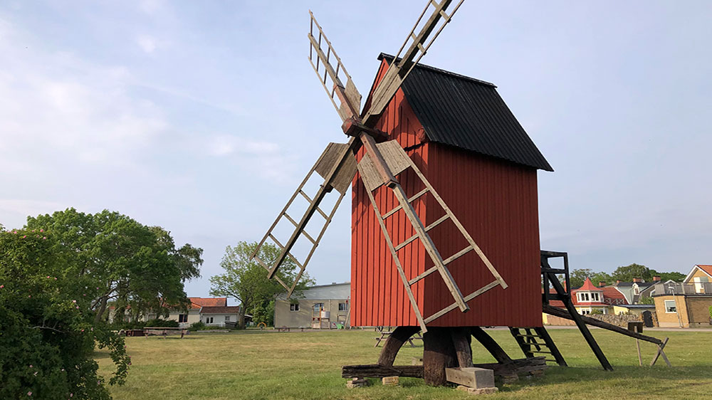 blauwasser_marina_schweden_ostschaeren_moerbylanga_windmuehle