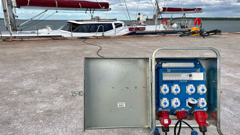 blauwasser_marina_schweden_ostschaeren_nabbelund_strom