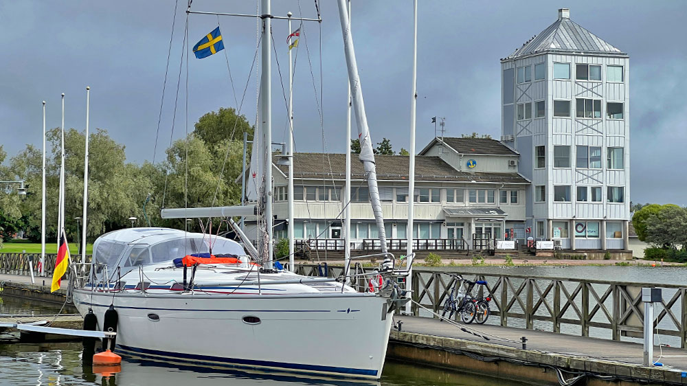 blauwasser_marina_schweden_ostschaeren_nykoeping_gebaeude
