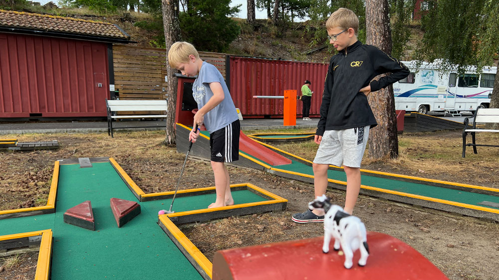 blauwasser_marina_schweden_ostschaeren_skansholmen_minigolf