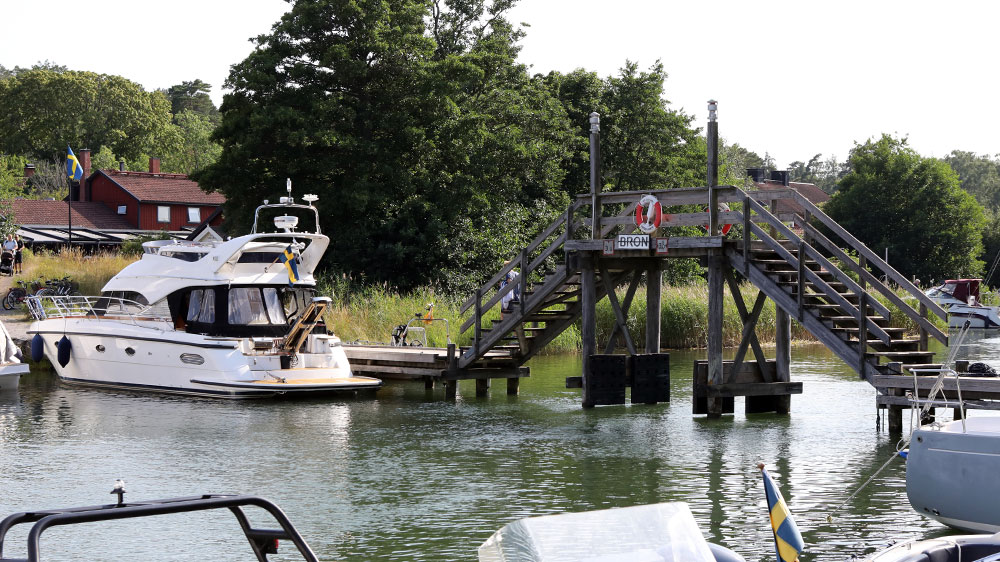 blauwasser_marina_schweden_ostschaeren_utoe_bruecke