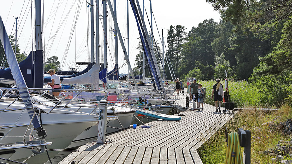 blauwasser_marina_schweden_ostschaeren_utoe_bug