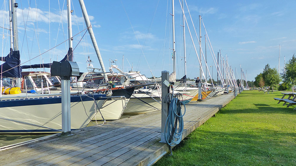 blauwasser_marina_schweden_trosa_steg