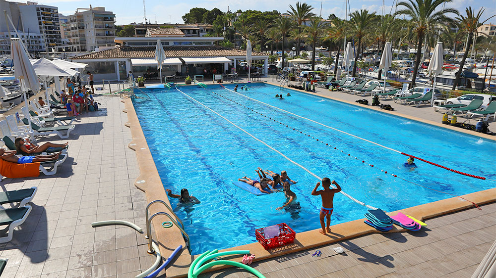 blauwasser_marina_spanien_balearen_arenal_pool
