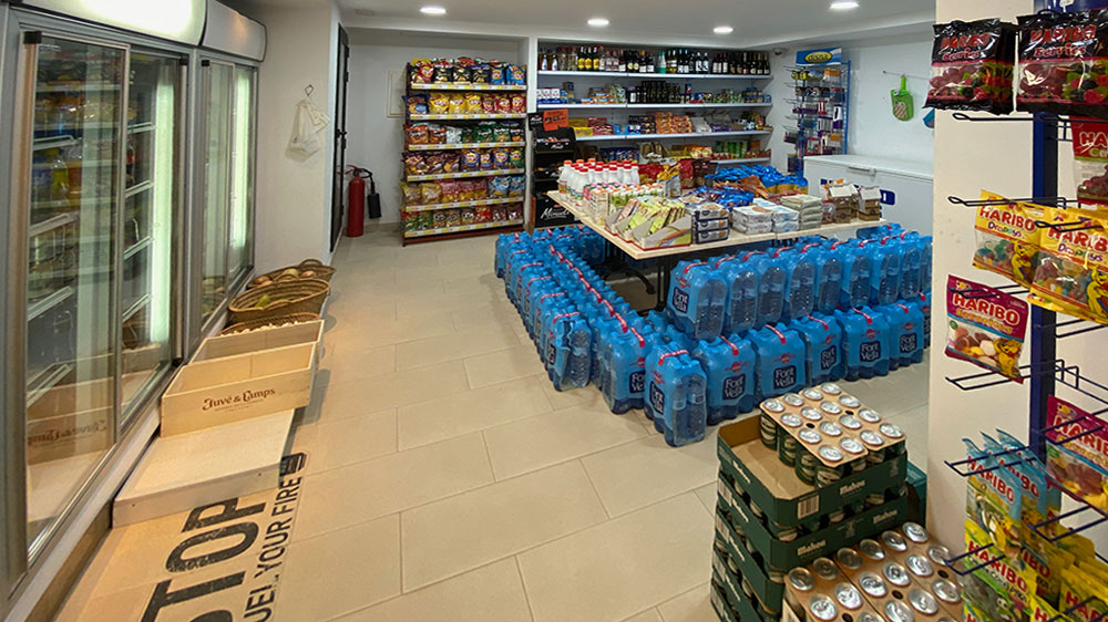 blauwasser_marina_spanien_balearen_cala_saona_shop