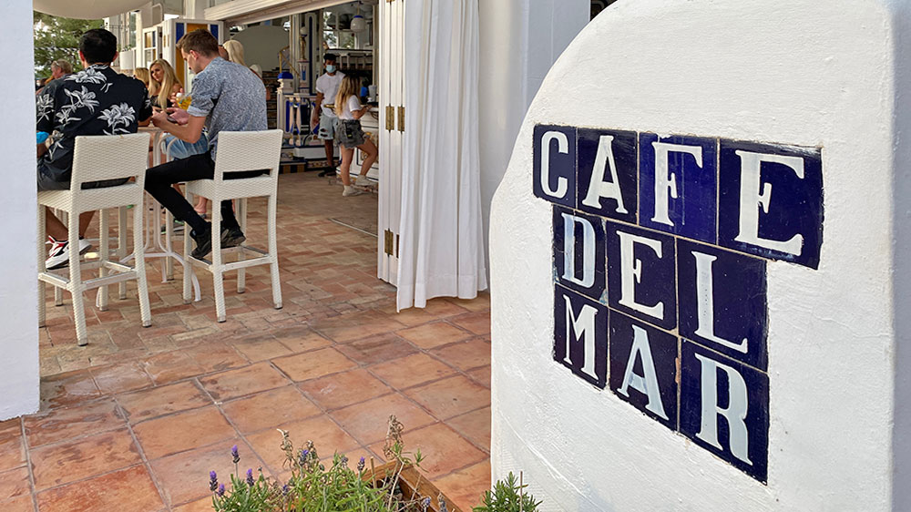 blauwasser_marina_spanien_balearen_sant_antoni_de_portmany_cafe_del_mar