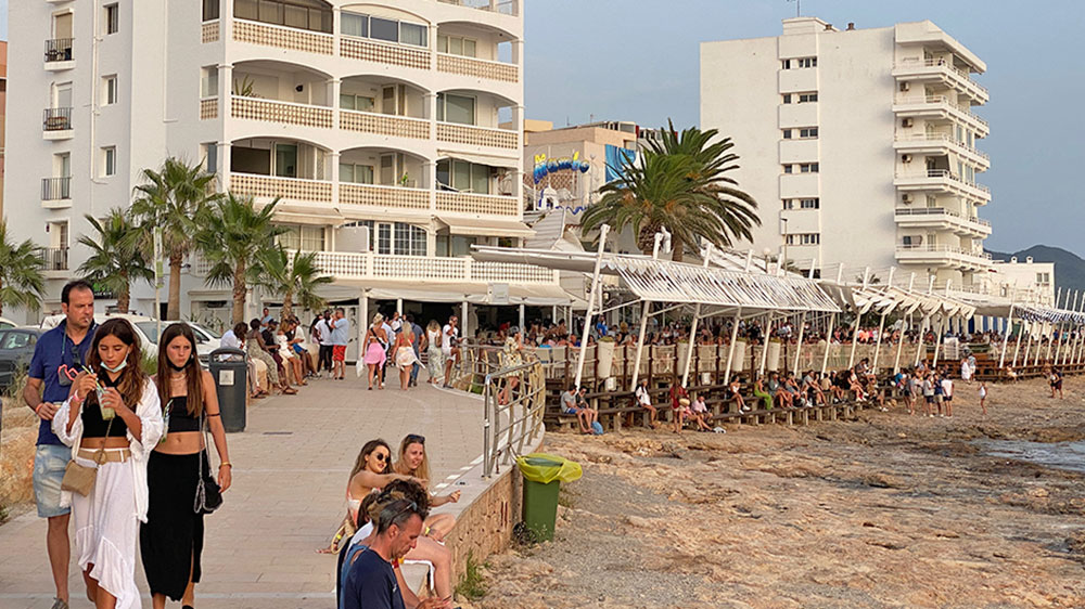 blauwasser_marina_spanien_balearen_sant_antoni_de_portmany_promenade