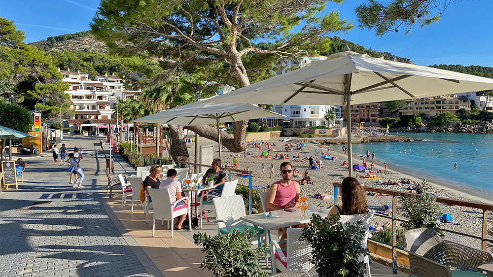blauwasser_marina_spanien_balearen_sant_elm_treiben