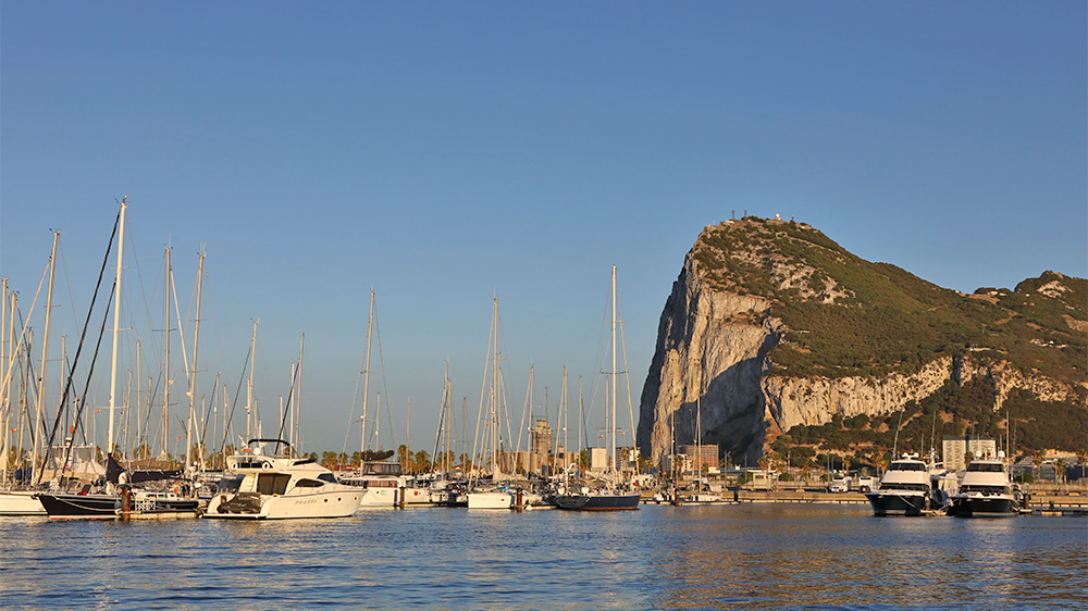 blauwasser_marina_spanien_suedkueste_la_linea_liegeplatz