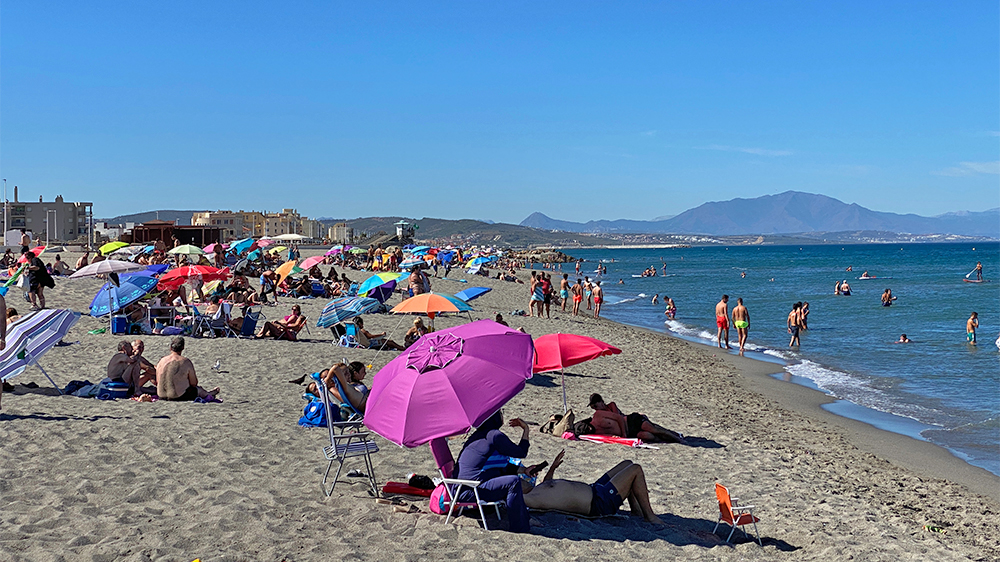 blauwasser_marina_spanien_suedkueste_la_linea_strand