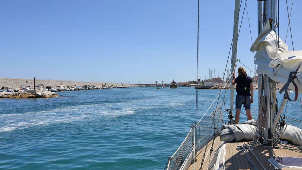 blauwasser_marina_spanien_suedkuste_fuengirola_einfahren