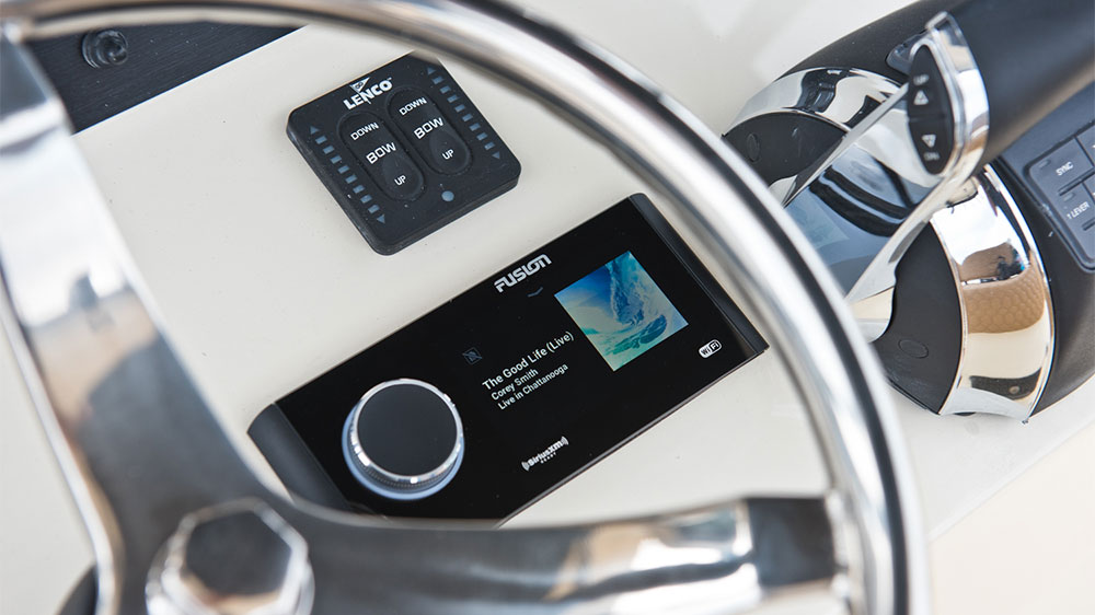 blauwasser_marke_fusion_garmin_n1