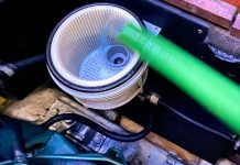 Foto-Anleitung: Seewasserkühlkreislauf vom Bootsmotor winterfest machen