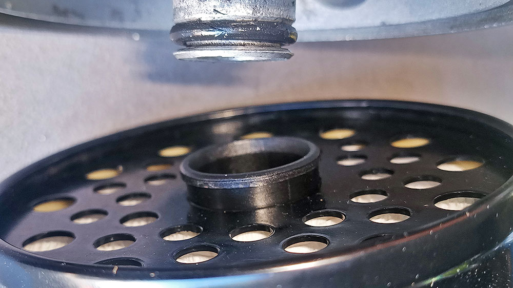blauwasser_motor_filterwechsel_kraftstofffilter_vorfilter_loesen_3