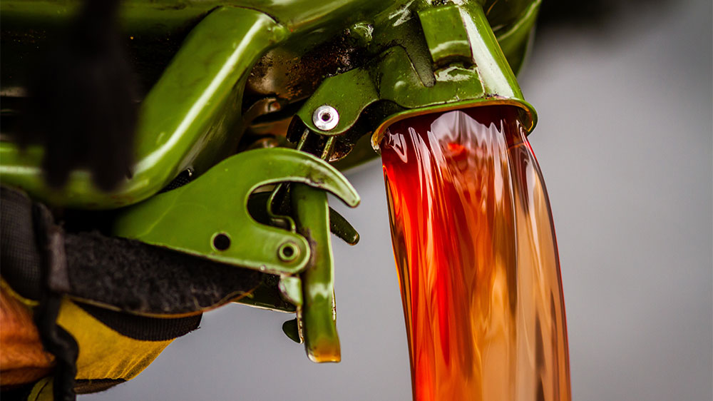 blauwasser_motor_kraftstoffe_diesel_farbe