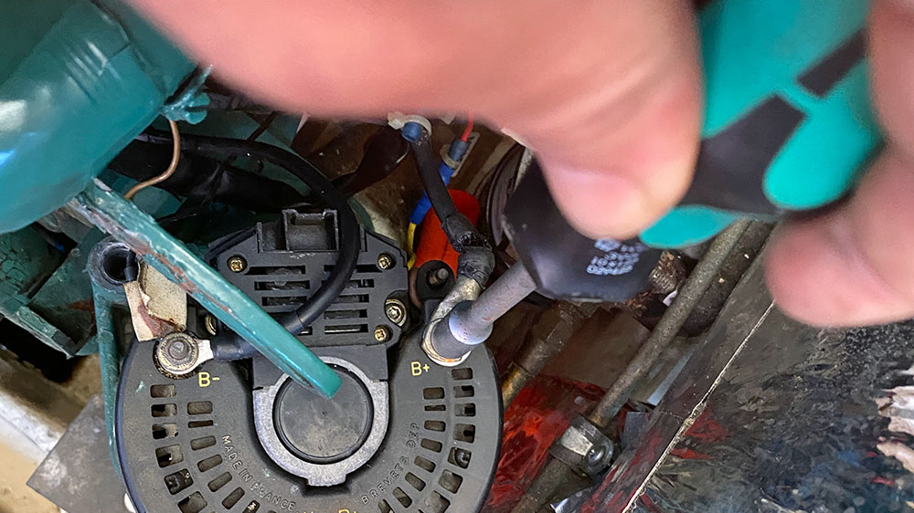blauwasser_motor_laderegler_lichtmaschine_tausch_kabel_loesen