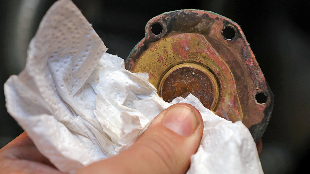 blauwasser_motor_seewasserpumpe_impellerwechsel_deckel_reinigen