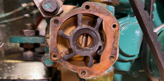 Fotoanleitung – So gelingt der Wechsel des Impellers am Bootsmotor