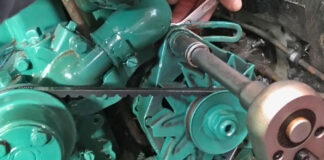 Praxistipp: Anleitung zum Wechseln des Keilriemens am Bootsmotor