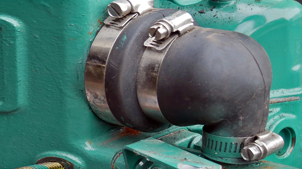blauwasser_motor_wartung_kuehlkreislauf_gummikappen_2