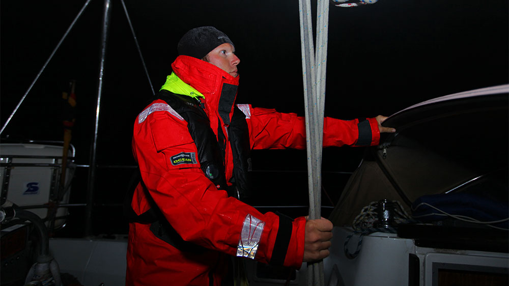 blauwasser_nachtfahrt_nachtsegeln_yacht_cockpit