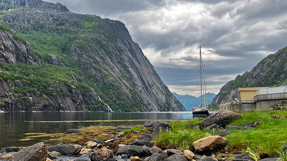 blauwasser_naturhafen_norwegen_lofoten_trollfjord_bucht