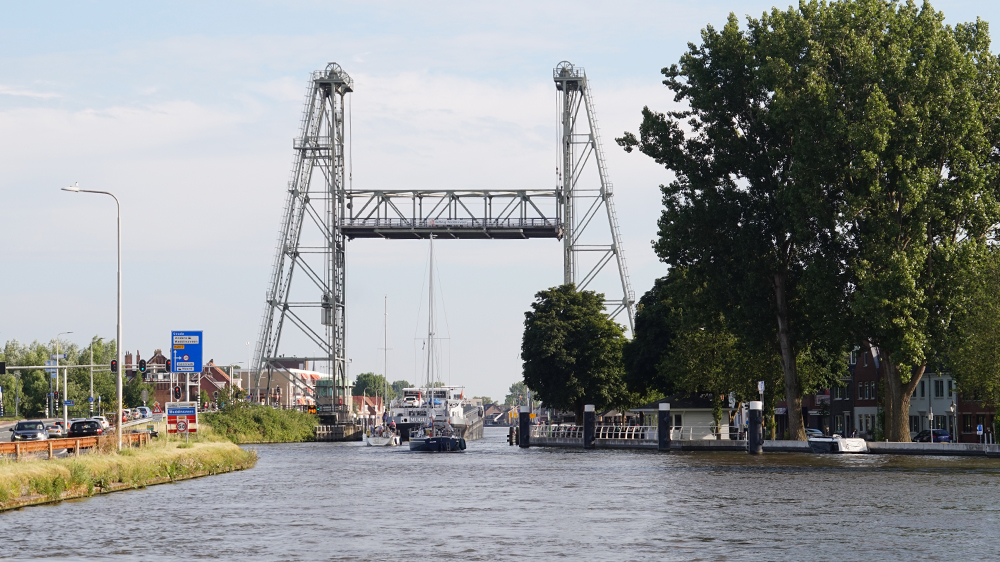 blauwasser_niederlande_stehende_mastroute_sued_bruecke2