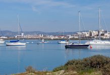 Faro Ankerplatz und Bojenfeld (Algarve)