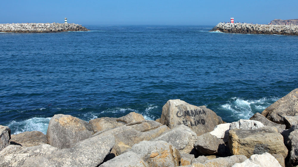 blauwasser_portugal_hafen_nazare_hafeneinfahrt