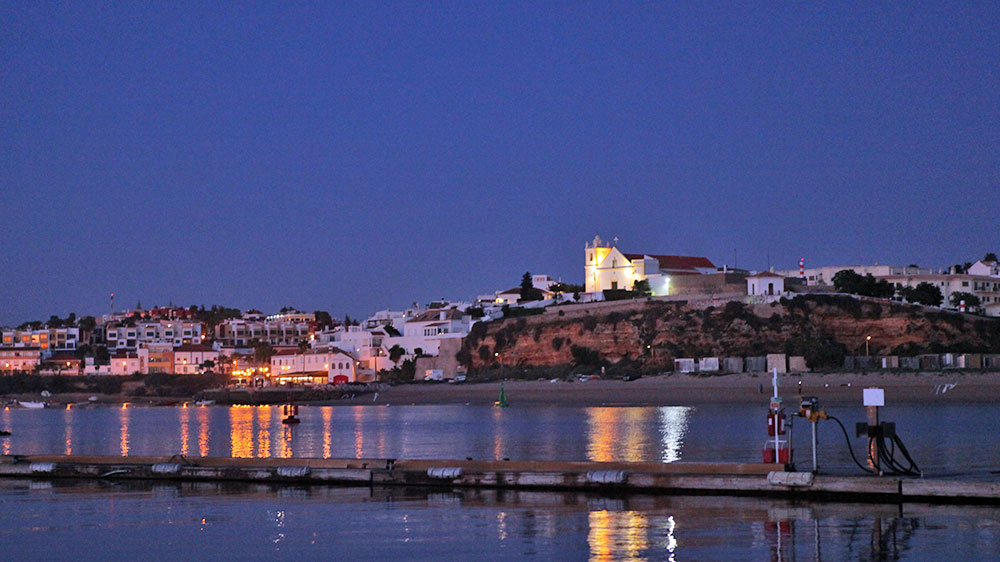 blauwasser_portugal_hafen_portimao_marina_nachts