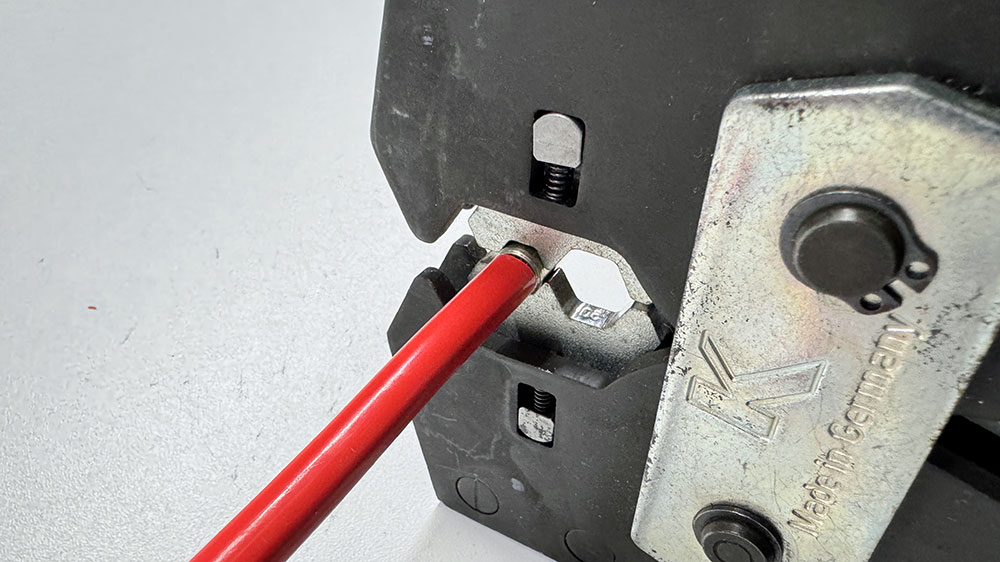 blauwasser_praxistipp_elektrik_kabel_verbinden_gross_pressen_1