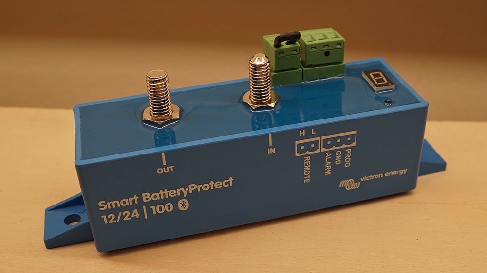 blauwasser_praxistipp_elektrik_kapazitaet_messen_entladeschutz