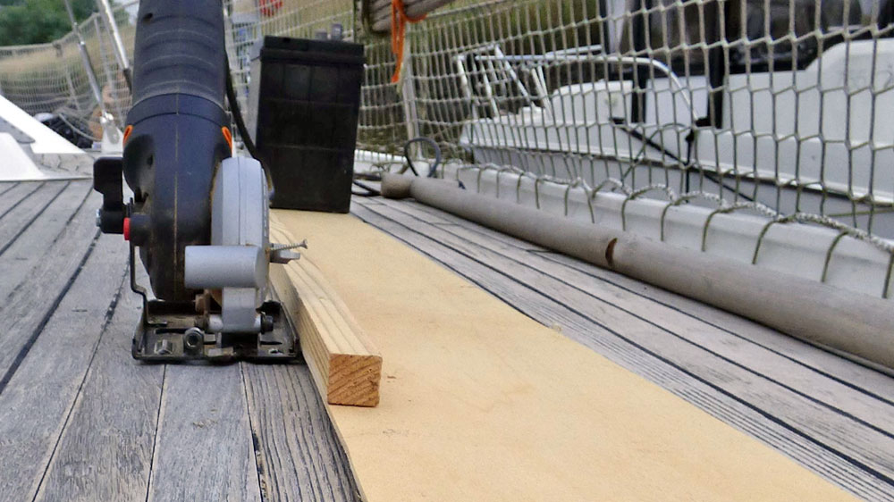 blauwasser_refit_teakdeck_verfugen_aussaegen_4