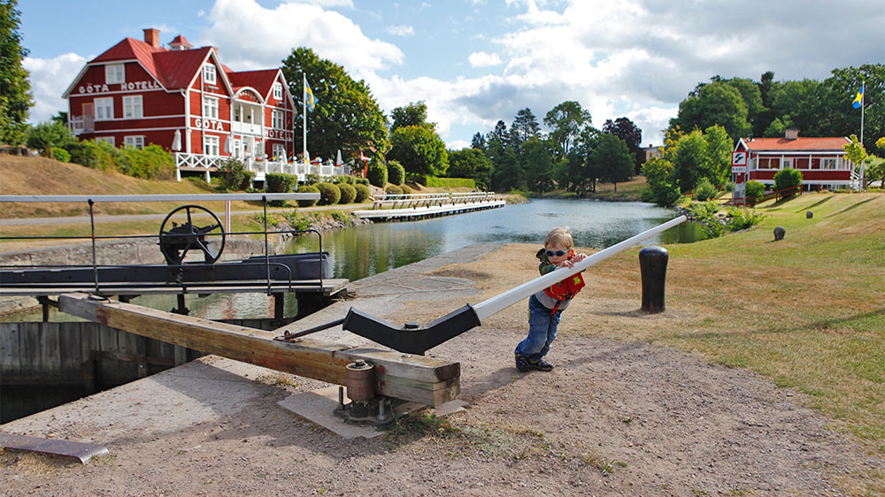 blauwasser_revier_schweden_goeta-kanal_kinder_handbedienung