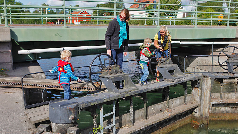 blauwasser_revier_schweden_goeta-kanal_kinder_schleuse_2