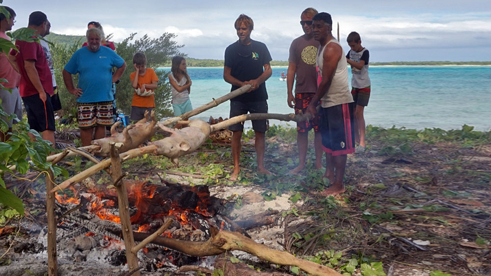 blauwasser_revier_tonga_ankerplatz_niuatoputapu_pigroast