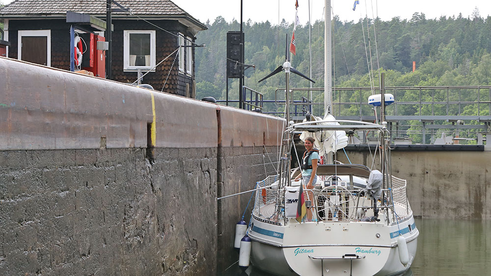 blauwasser_revier_trollhaette_kanal_schweden_bootshaken