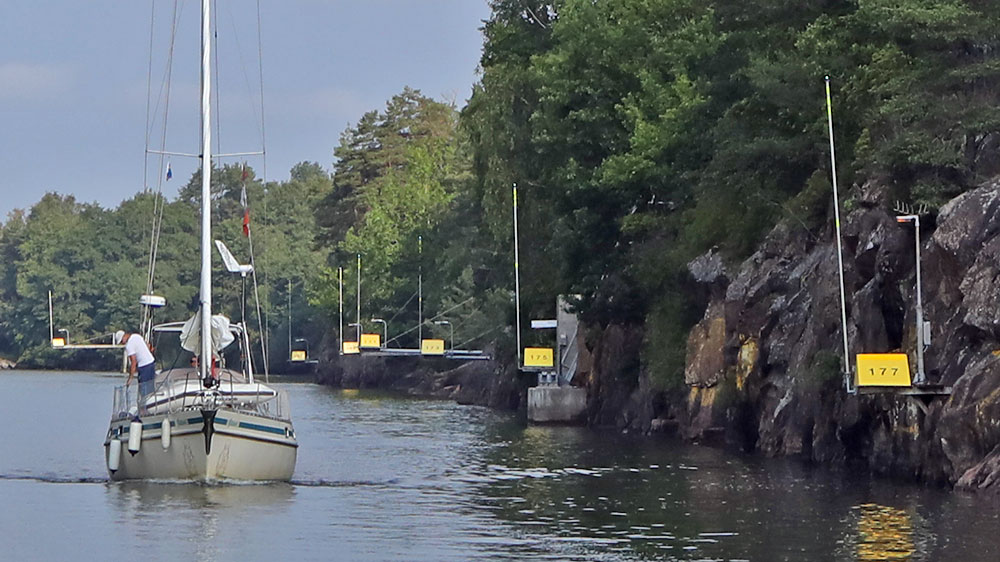 blauwasser_revier_trollhaette_kanal_schweden_schilder