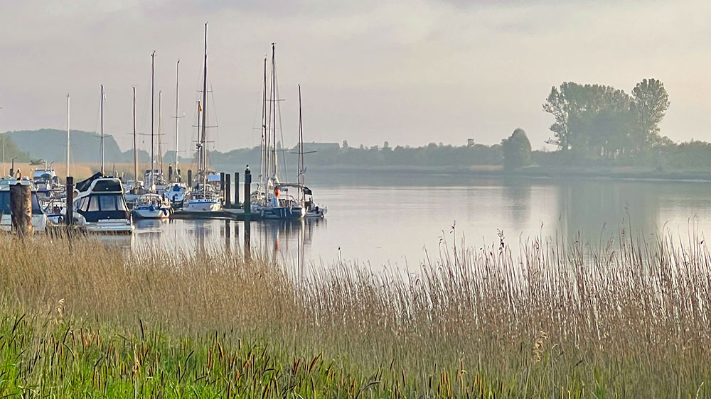 blauwasser_reviere_segeln_deutschland_elbe_oste_anlegen