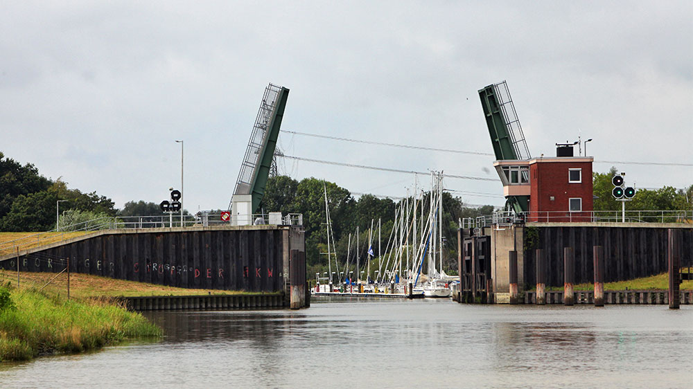 blauwasser_reviere_segeln_deutschland_elbe_sperrwerk