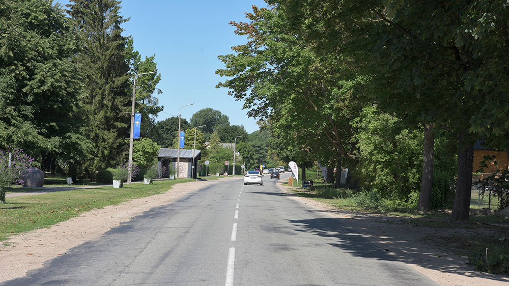 blauwasser_revierinformation_baltikum_lettland_dorfstrasse_engure
