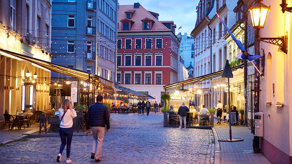 blauwasser_revierinformation_baltikum_lettland_riga_am_abend