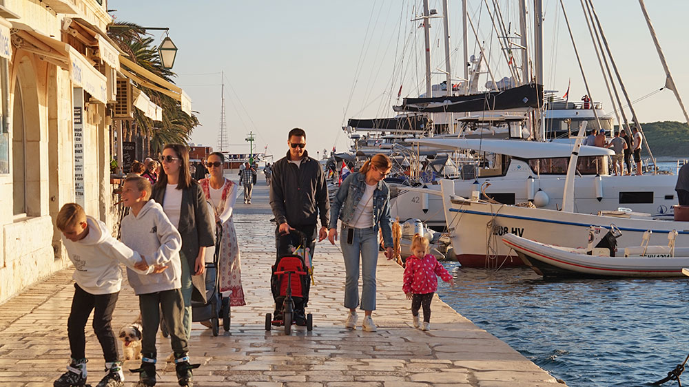 blauwasser_revierinformation_kroatien_sueddalmatien_havar_promenade