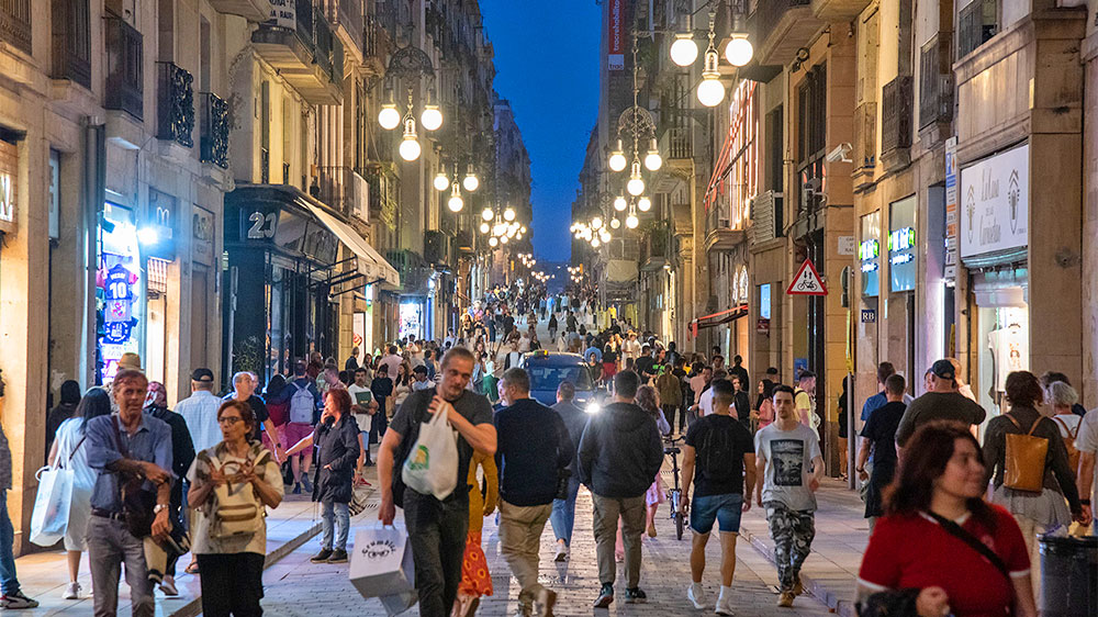 blauwasser_revierinformation_spanien_mittelmeer_costa_daurada_barcelona_abend
