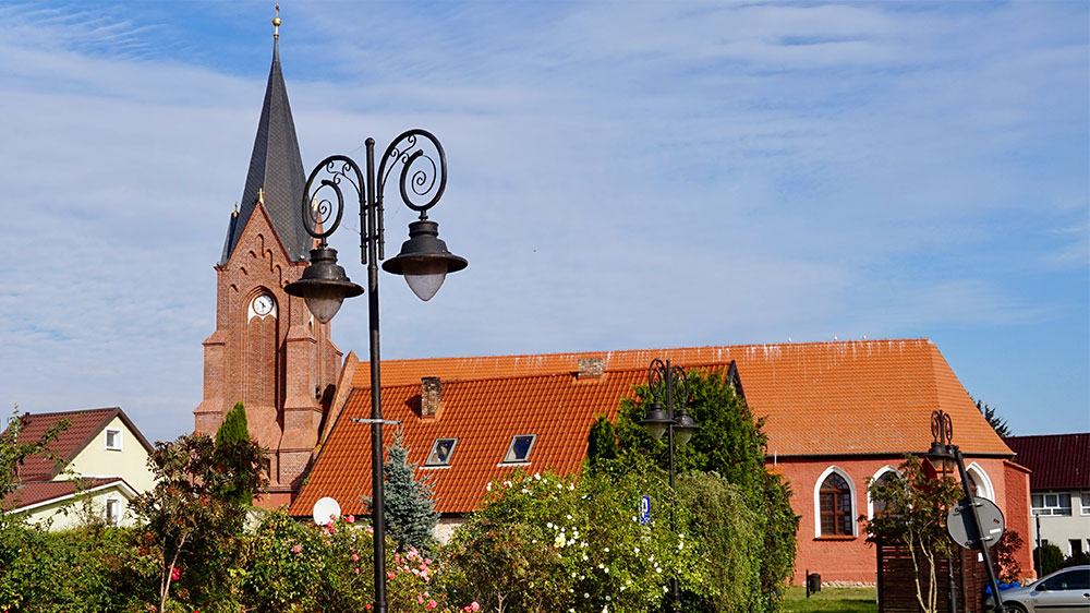 blauwasser_revierinformation_tipps_ostsee_polen_stettiner_haff_neuwarp_kirche