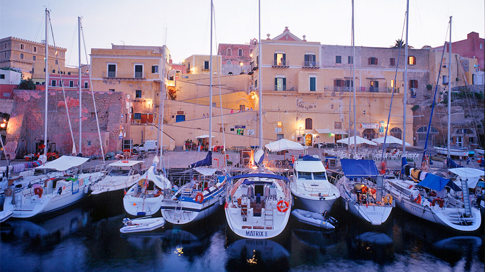 blauwasser_revierinformation_toerntipp_amalfiekueste_ventotene_hafen
