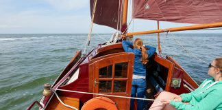 Segeln in Holland – mit dem Plattbodenschiff im Wattenmeer trockenfallen