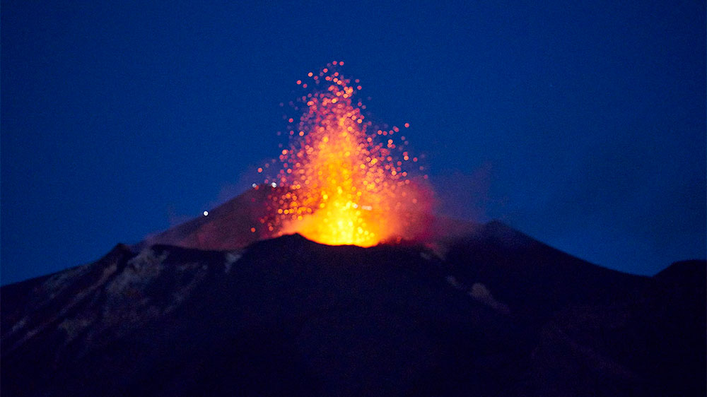 blauwasser_revierreportage_liparische_inseln_stromboli_vulkan