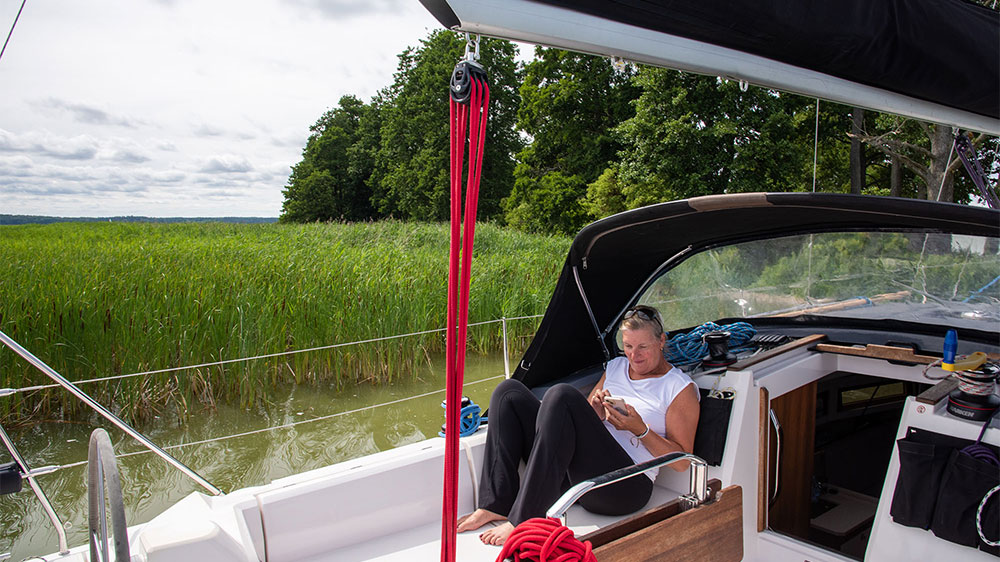 blauwasser_revierreportage_polen_masurische_seenplatte_cockpit